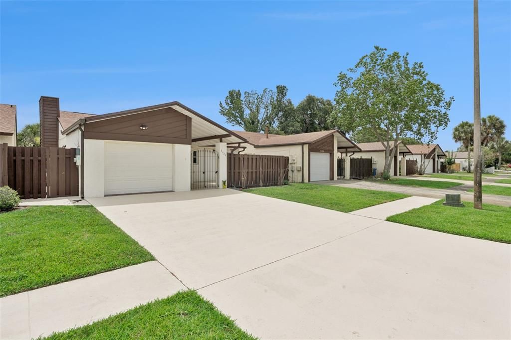 For Sale: $235,000 (2 beds, 2 baths, 1131 Square Feet)