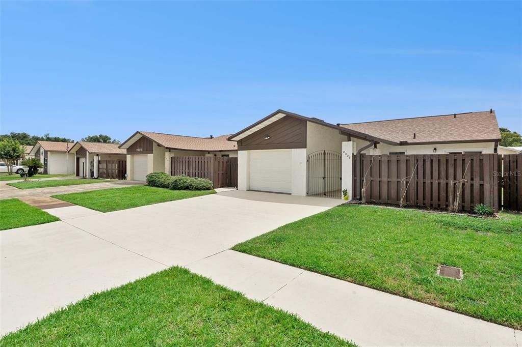 For Sale: $235,000 (2 beds, 2 baths, 1131 Square Feet)