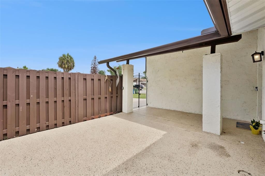For Sale: $235,000 (2 beds, 2 baths, 1131 Square Feet)