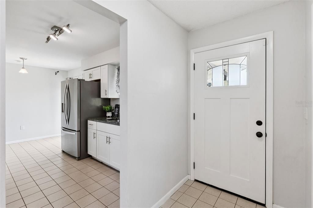 For Sale: $235,000 (2 beds, 2 baths, 1131 Square Feet)
