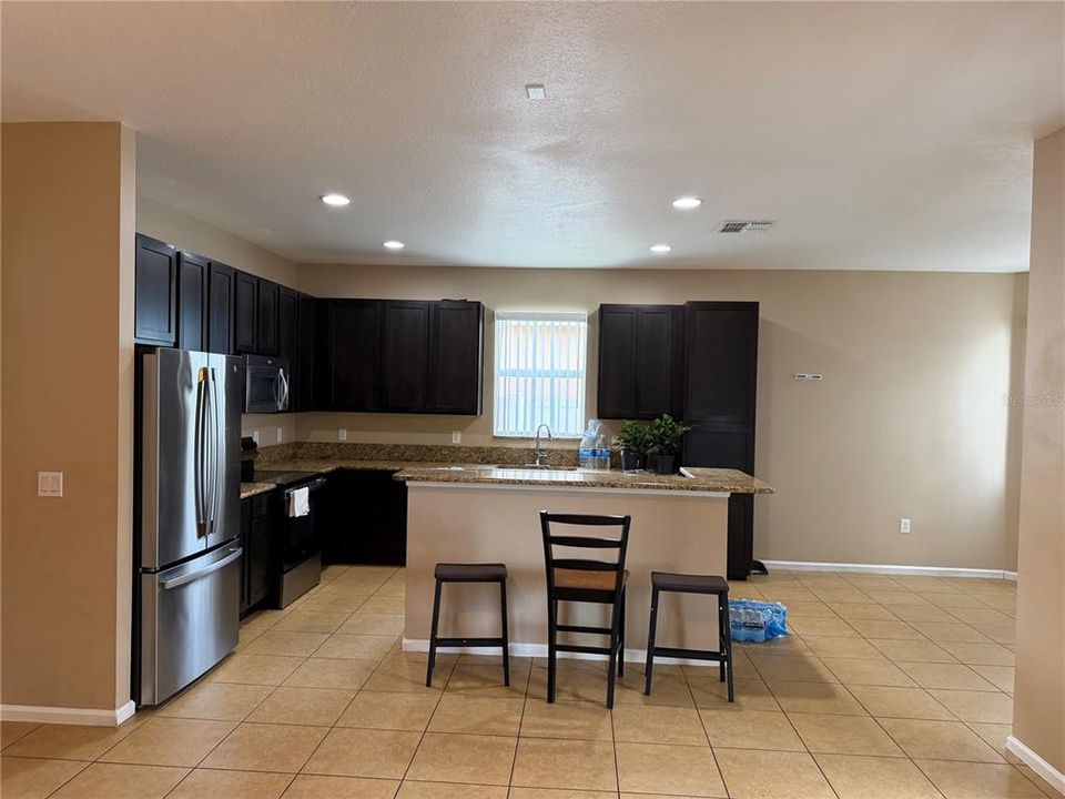 For Rent: $2,500 (4 beds, 2 baths, 2258 Square Feet)