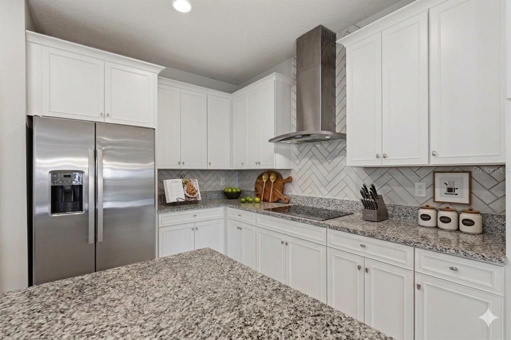 For Sale: $385,000 (3 beds, 2 baths, 2076 Square Feet)