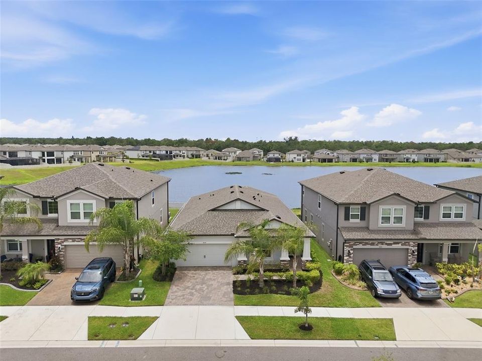 For Sale: $385,000 (3 beds, 2 baths, 2076 Square Feet)