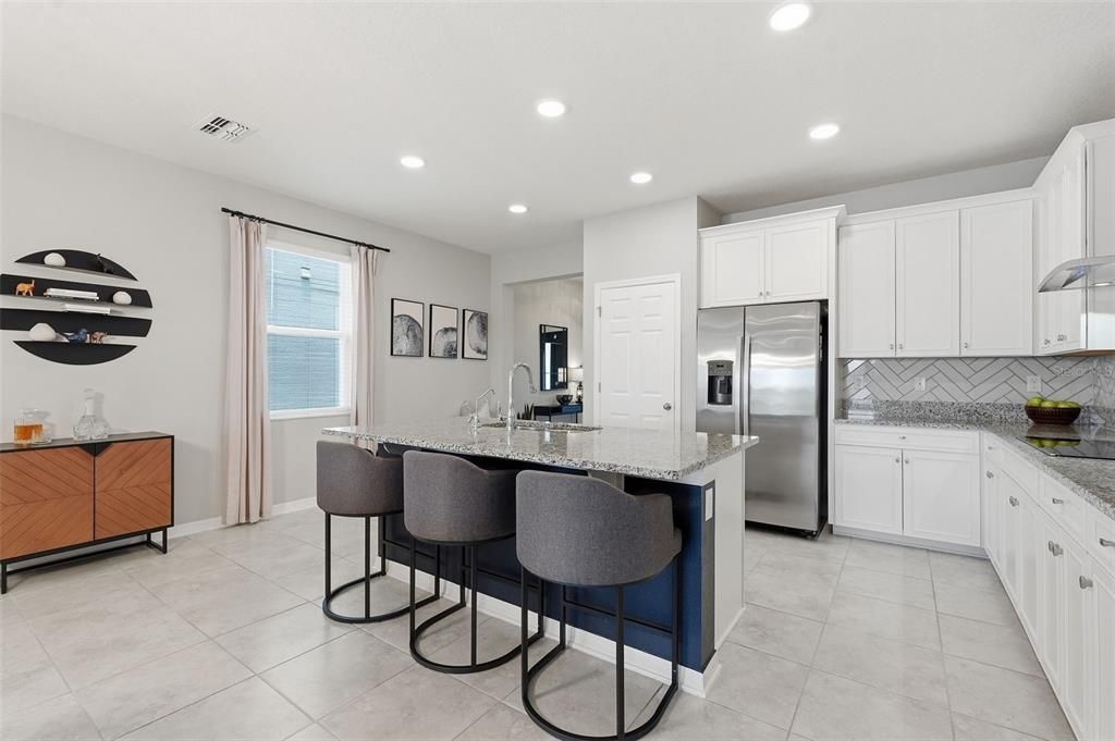 For Sale: $385,000 (3 beds, 2 baths, 2076 Square Feet)