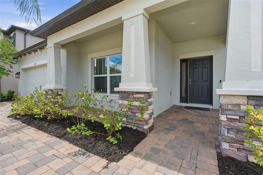 For Sale: $385,000 (3 beds, 2 baths, 2076 Square Feet)