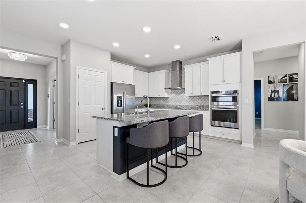 For Sale: $385,000 (3 beds, 2 baths, 2076 Square Feet)