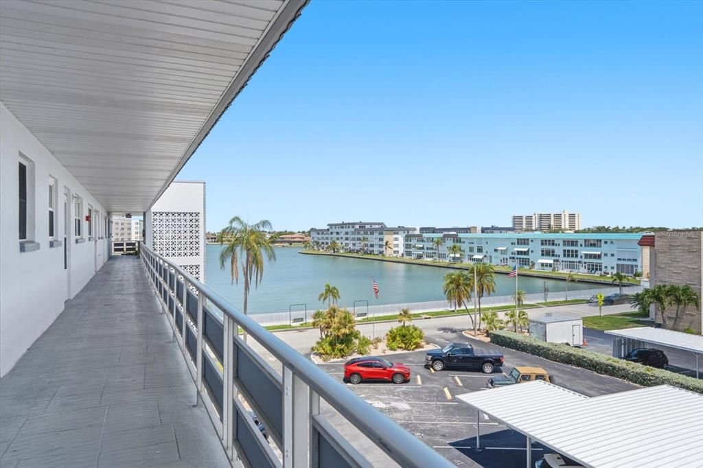 For Sale: $199,000 (1 beds, 1 baths, 1060 Square Feet)
