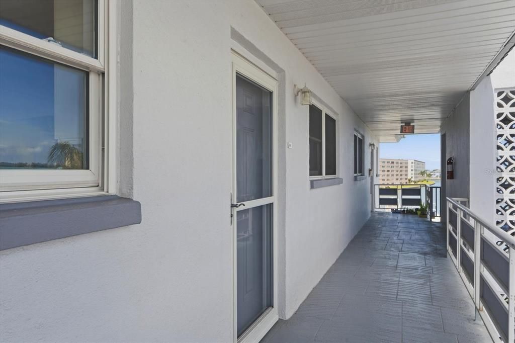 For Sale: $199,000 (1 beds, 1 baths, 1060 Square Feet)