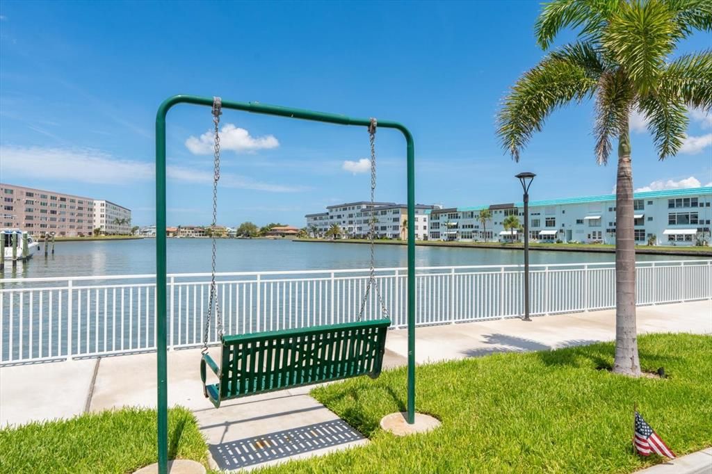 For Sale: $199,000 (1 beds, 1 baths, 1060 Square Feet)