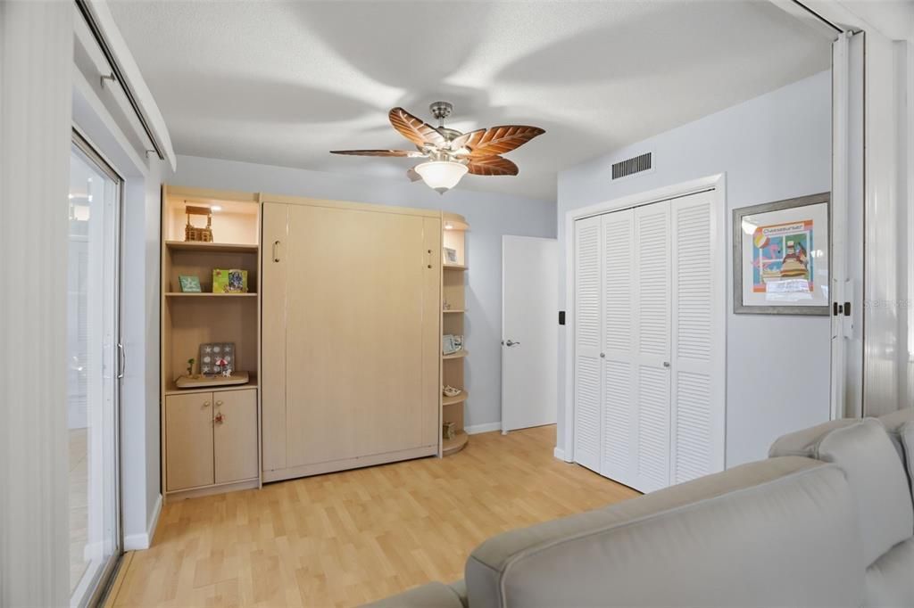 For Sale: $112,000 (2 beds, 2 baths, 1104 Square Feet)