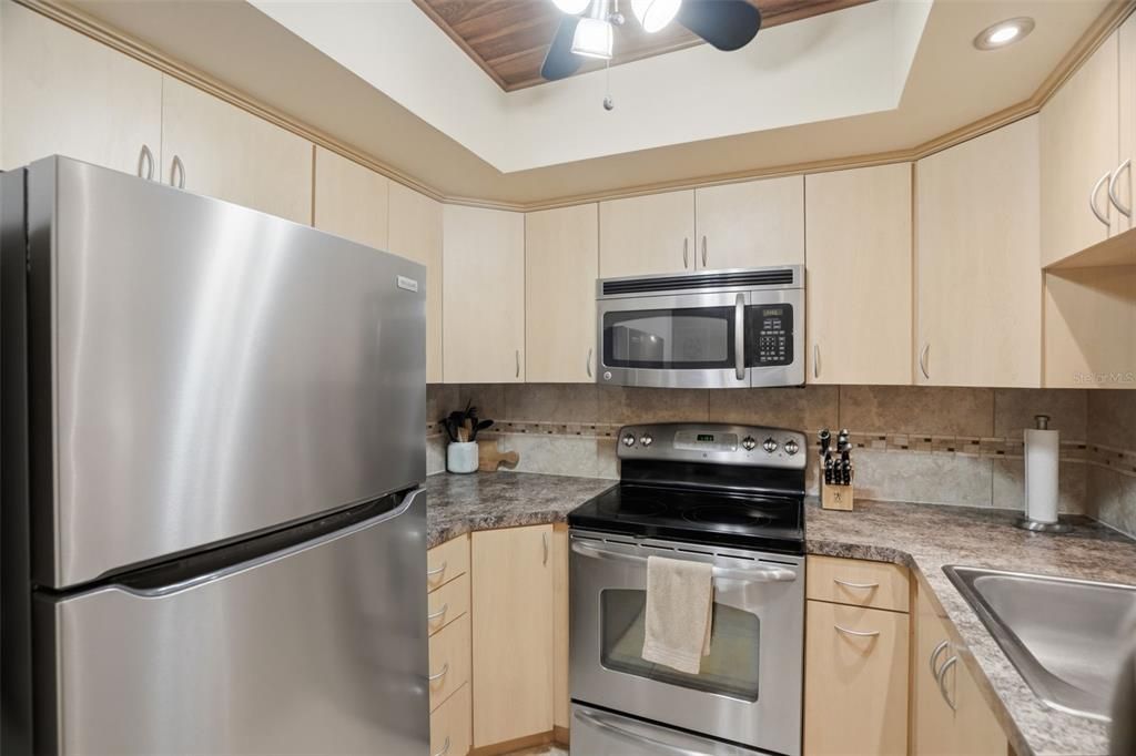 For Sale: $112,000 (2 beds, 2 baths, 1104 Square Feet)