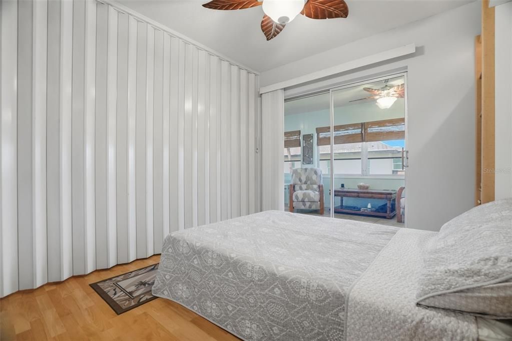 For Sale: $112,000 (2 beds, 2 baths, 1104 Square Feet)