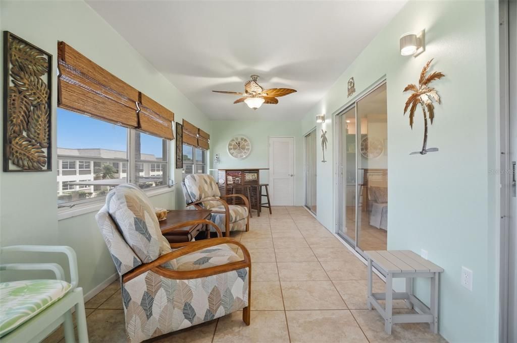 For Sale: $112,000 (2 beds, 2 baths, 1104 Square Feet)