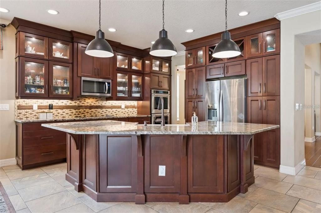 For Sale: $674,900 (5 beds, 4 baths, 3105 Square Feet)