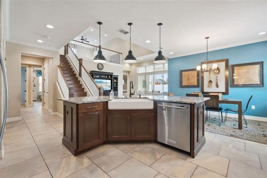 For Sale: $674,900 (5 beds, 4 baths, 3105 Square Feet)