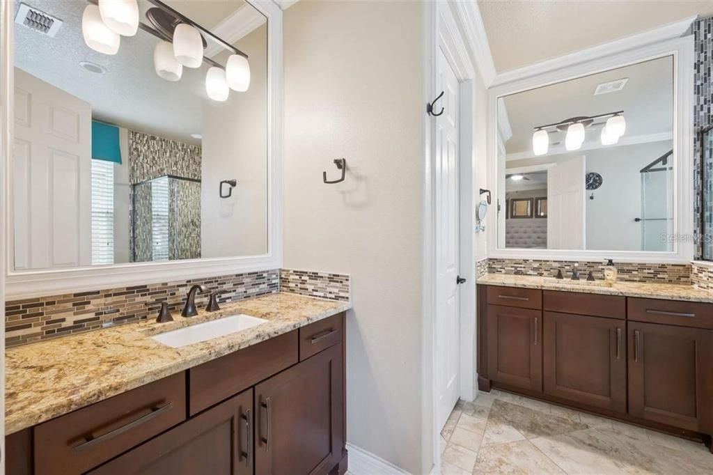 For Sale: $674,900 (5 beds, 4 baths, 3105 Square Feet)