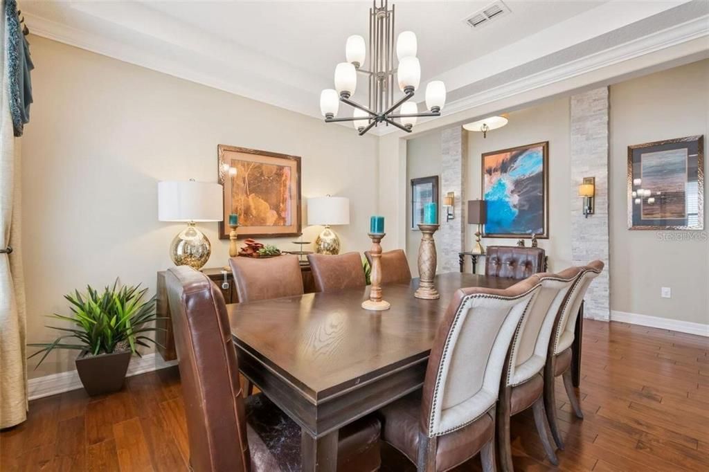 For Sale: $674,900 (5 beds, 4 baths, 3105 Square Feet)
