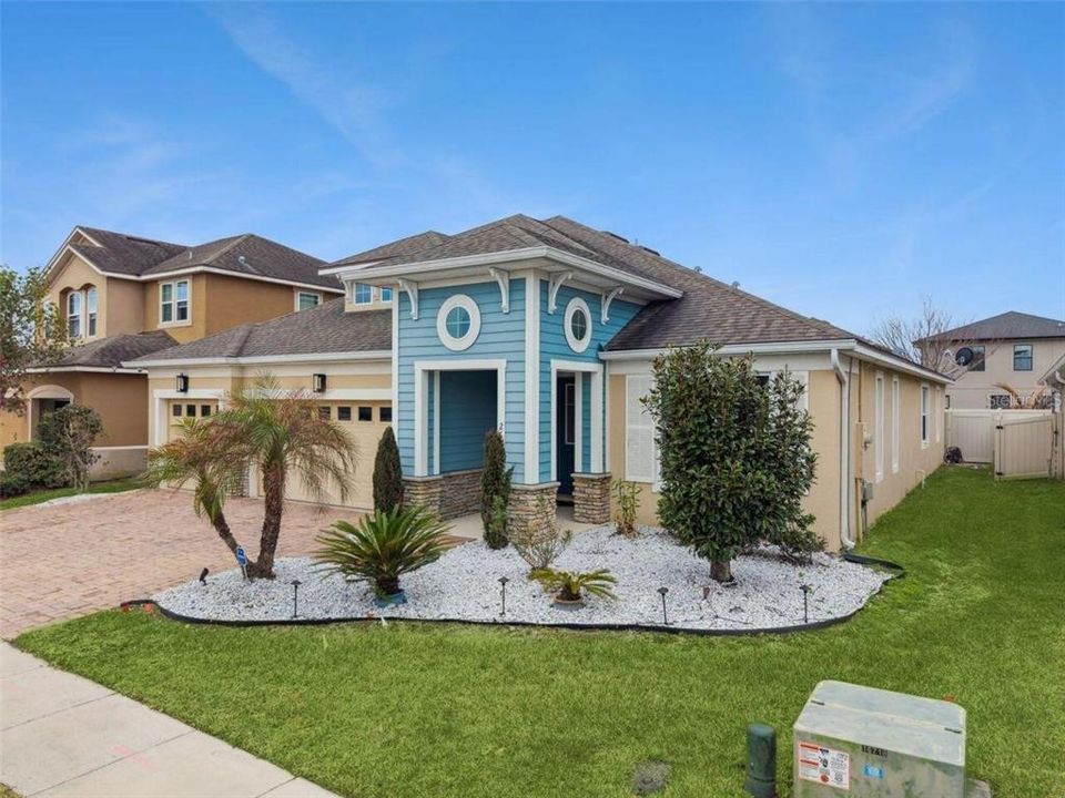 For Sale: $674,900 (5 beds, 4 baths, 3105 Square Feet)