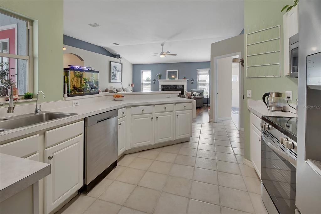 For Sale: $425,000 (4 beds, 2 baths, 2161 Square Feet)