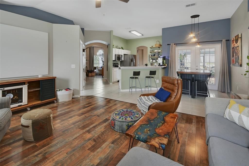 For Sale: $425,000 (4 beds, 2 baths, 2161 Square Feet)