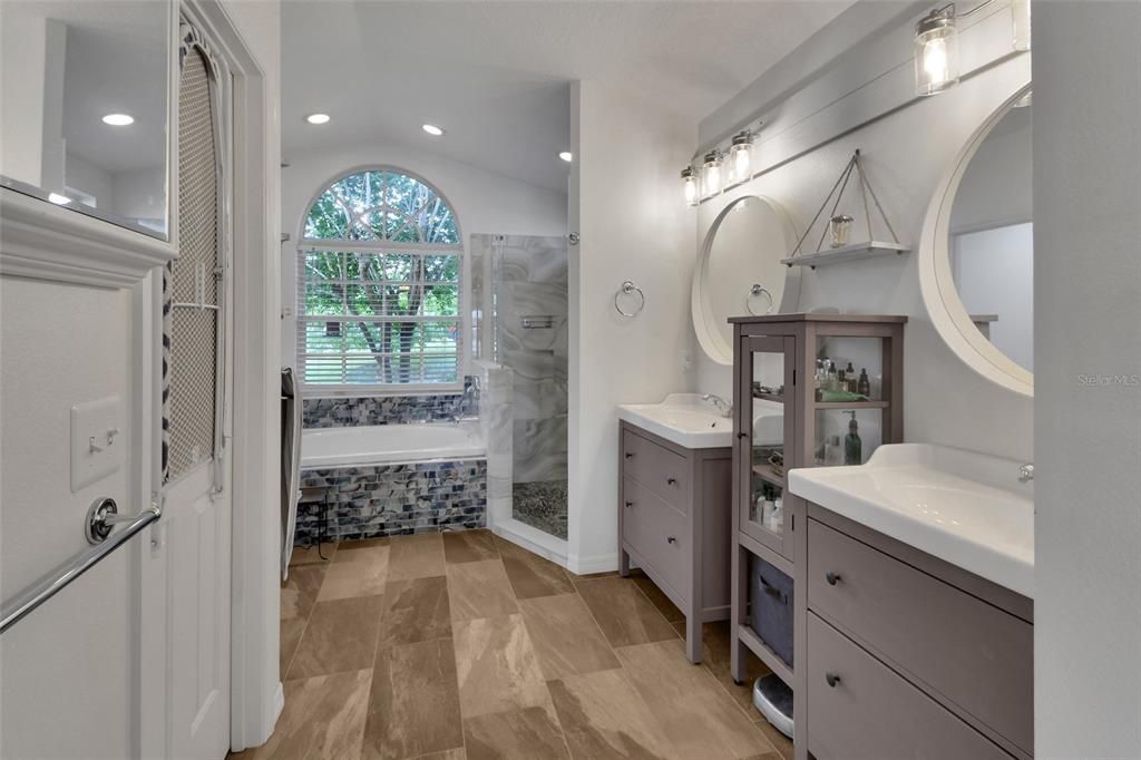 For Sale: $425,000 (4 beds, 2 baths, 2161 Square Feet)