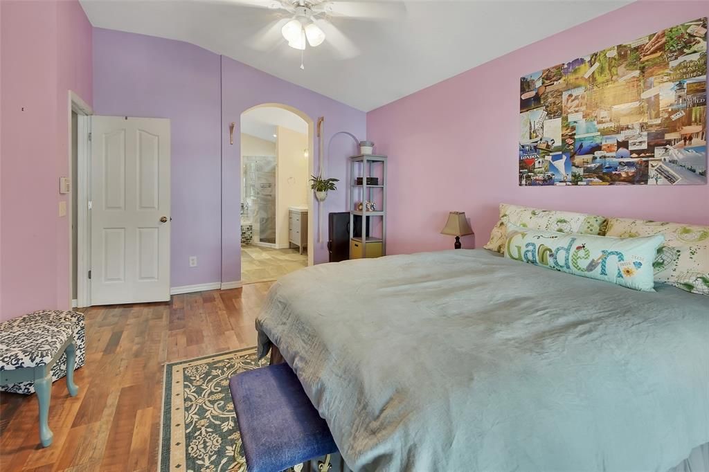 For Sale: $425,000 (4 beds, 2 baths, 2161 Square Feet)