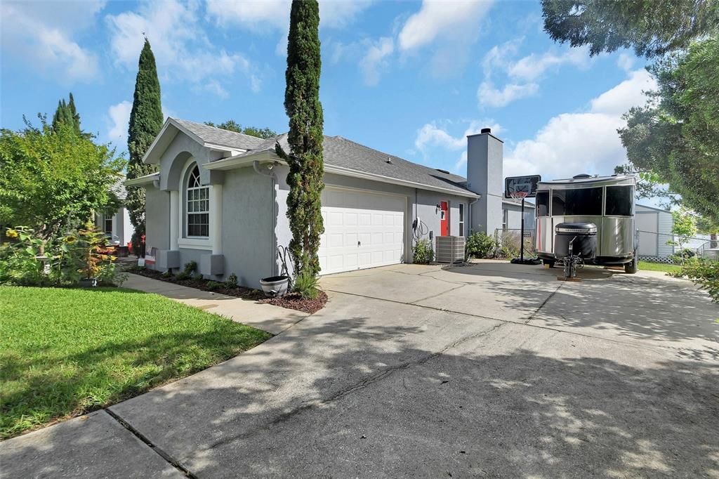 For Sale: $425,000 (4 beds, 2 baths, 2161 Square Feet)