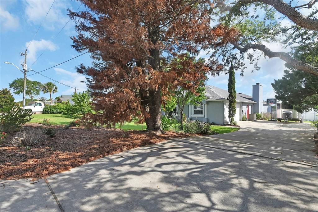 For Sale: $425,000 (4 beds, 2 baths, 2161 Square Feet)