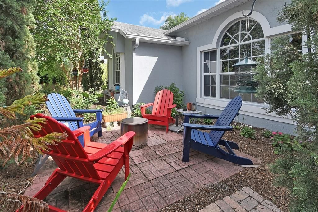 For Sale: $425,000 (4 beds, 2 baths, 2161 Square Feet)