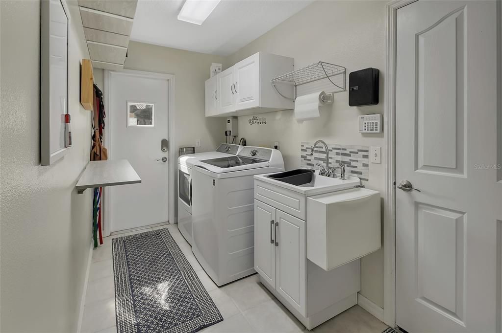 For Sale: $425,000 (4 beds, 2 baths, 2161 Square Feet)
