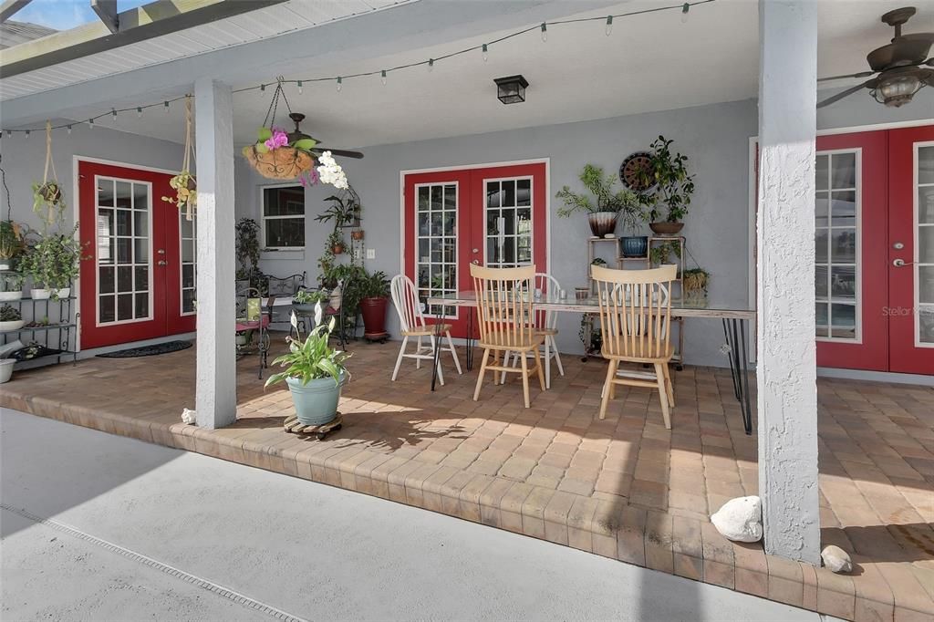 For Sale: $425,000 (4 beds, 2 baths, 2161 Square Feet)