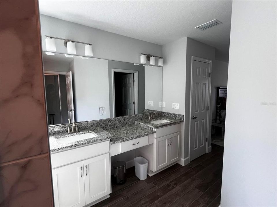 For Sale: $549,900 (3 beds, 2 baths, 1802 Square Feet)