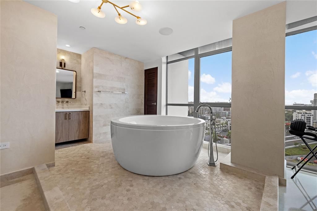 For Sale: $3,850,000 (2 beds, 2 baths, 3254 Square Feet)