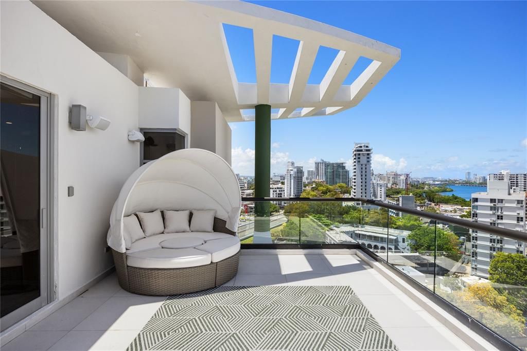 For Sale: $3,850,000 (2 beds, 2 baths, 3254 Square Feet)