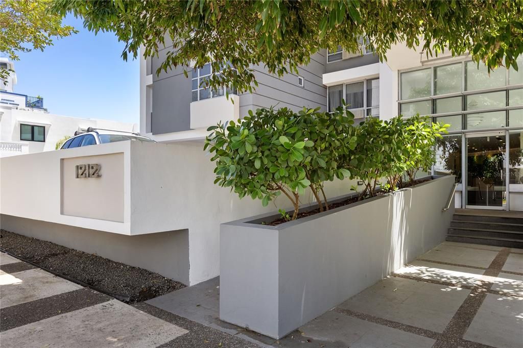 For Sale: $3,850,000 (2 beds, 2 baths, 3254 Square Feet)