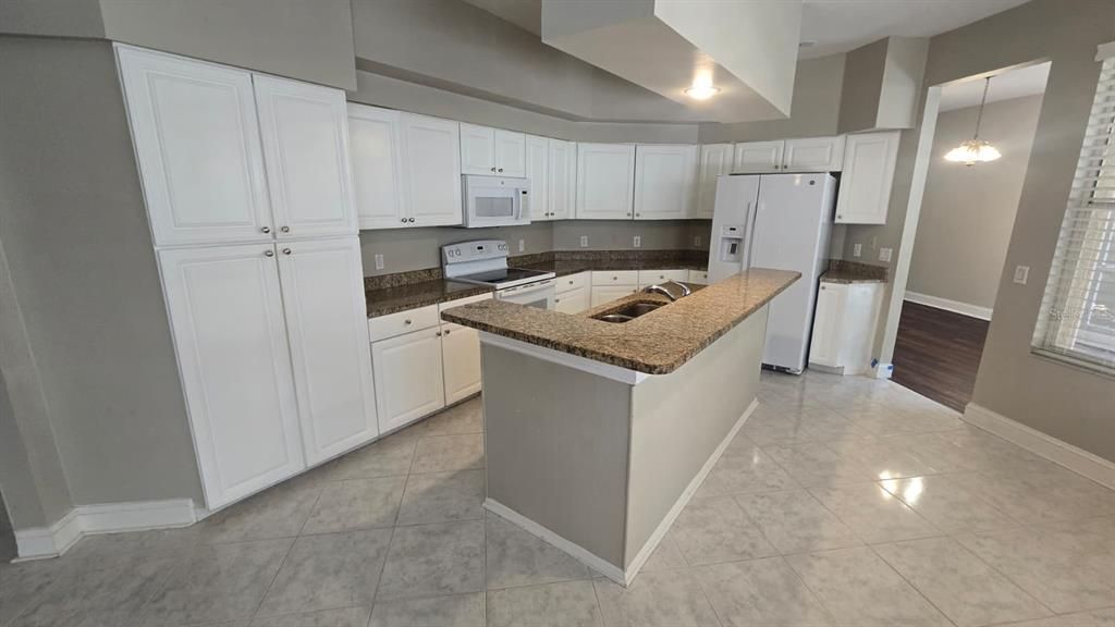 For Sale: $499,999 (4 beds, 3 baths, 2382 Square Feet)