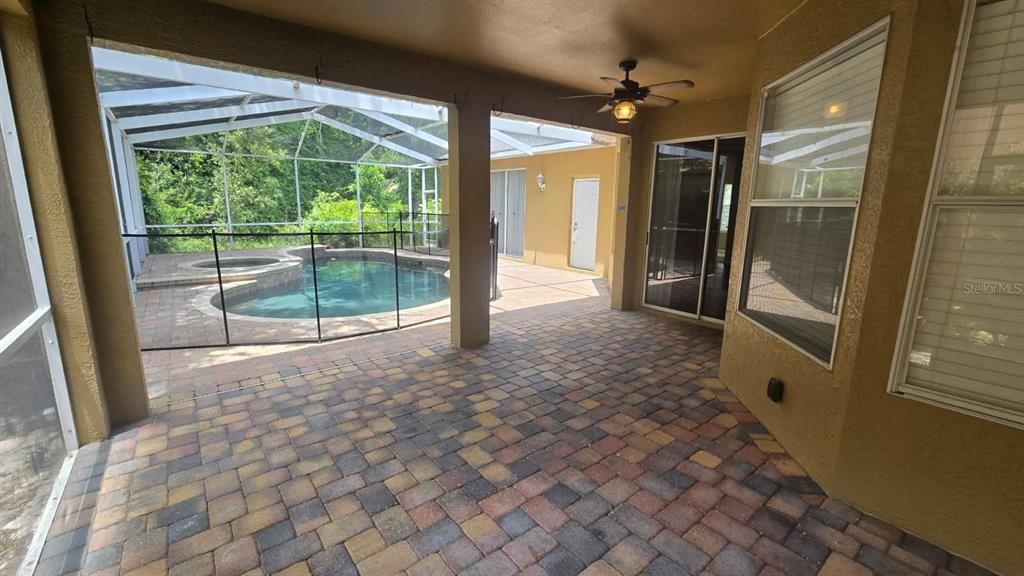 For Sale: $499,999 (4 beds, 3 baths, 2382 Square Feet)