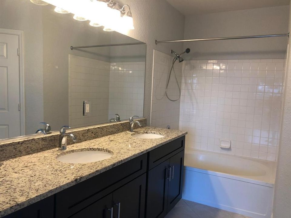 For Sale: $215,000 (2 beds, 2 baths, 1115 Square Feet)