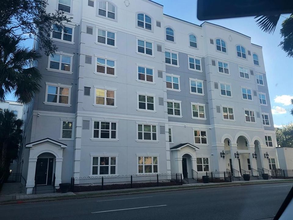 For Sale: $215,000 (2 beds, 2 baths, 1115 Square Feet)