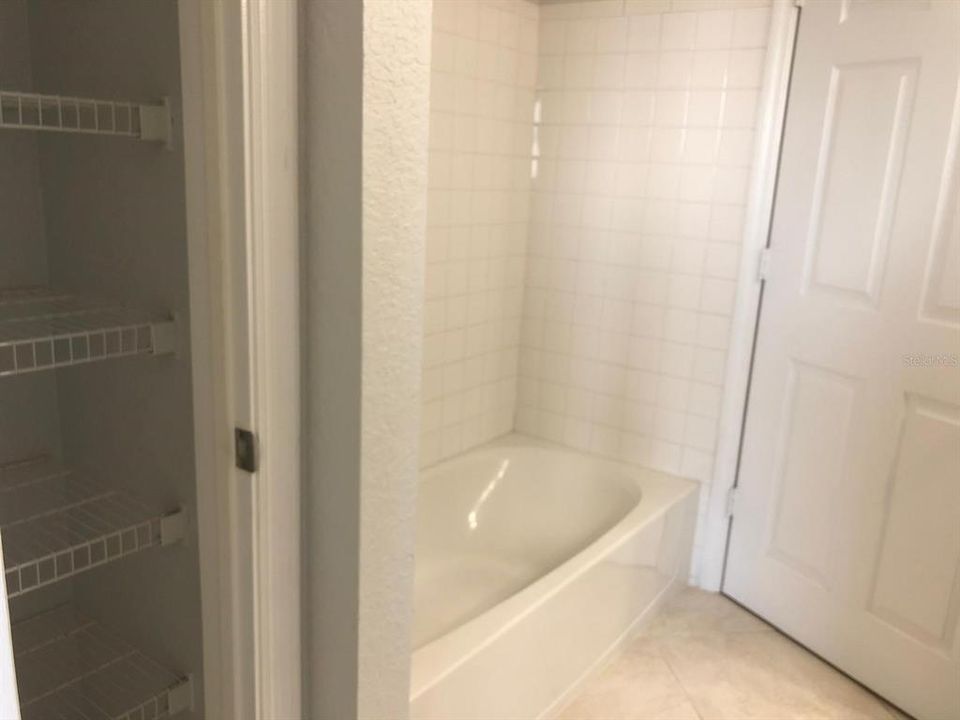 For Sale: $215,000 (2 beds, 2 baths, 1115 Square Feet)