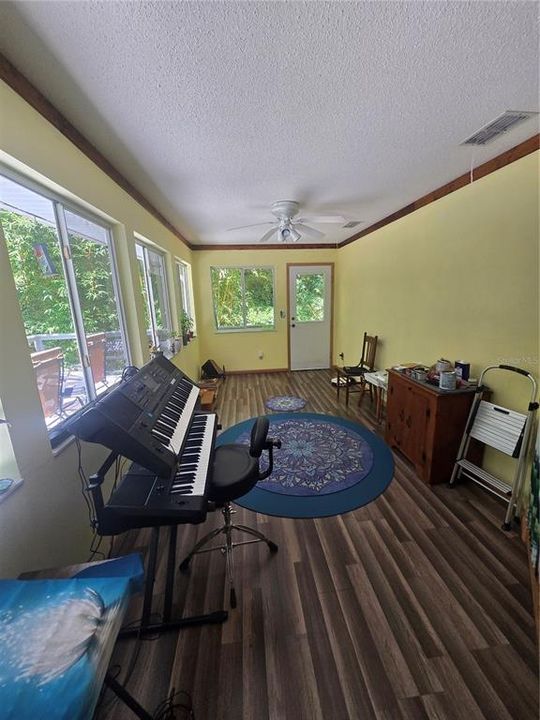 Activo con contrato: $330,000 (2 camas, 2 baños, 1544 Pies cuadrados)