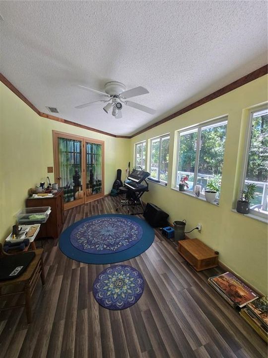 Activo con contrato: $330,000 (2 camas, 2 baños, 1544 Pies cuadrados)