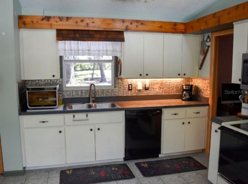 Activo con contrato: $330,000 (2 camas, 2 baños, 1544 Pies cuadrados)