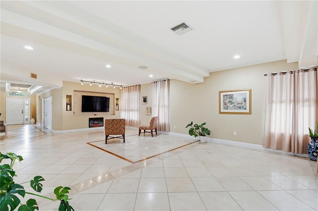For Sale: $385,000 (3 beds, 2 baths, 2138 Square Feet)