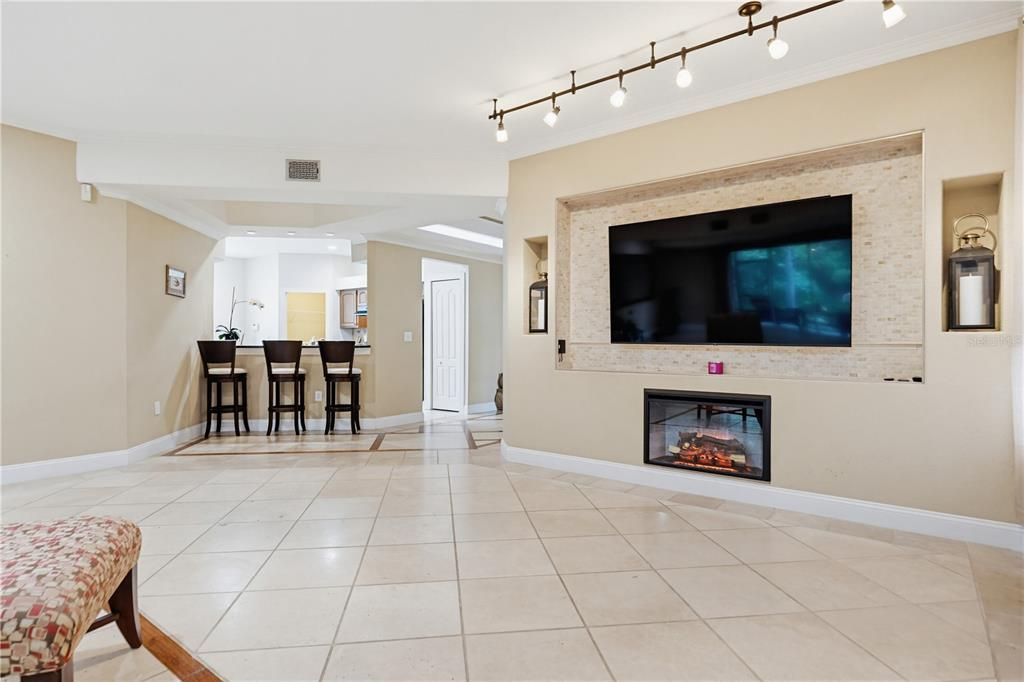 For Sale: $385,000 (3 beds, 2 baths, 2138 Square Feet)