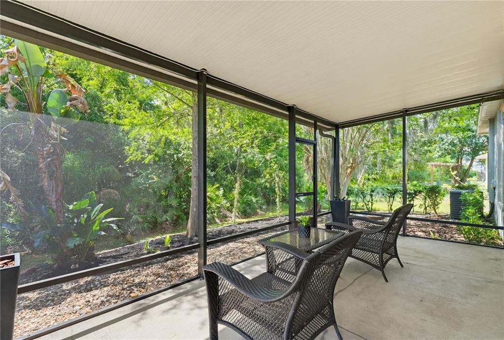 For Sale: $385,000 (3 beds, 2 baths, 2138 Square Feet)
