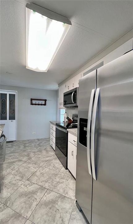 На продажу: $199,900 (2 спален, 2 ванн, 1208 Квадратных фут)