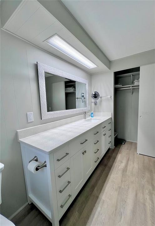 На продажу: $199,900 (2 спален, 2 ванн, 1208 Квадратных фут)