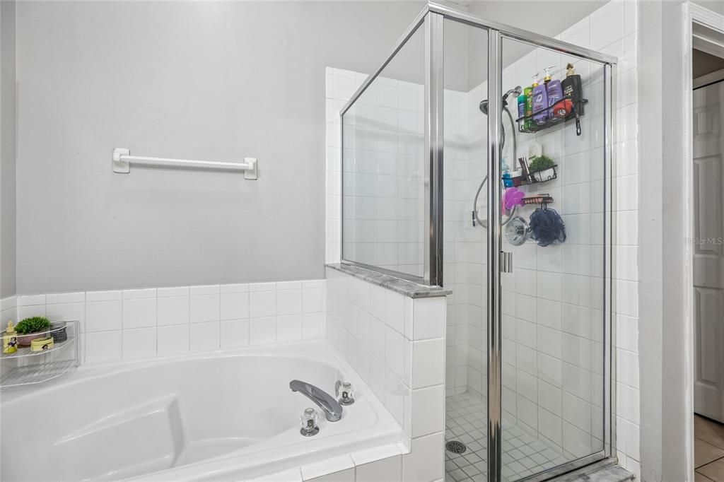 На продажу: $379,999 (4 спален, 2 ванн, 1972 Квадратных фут)