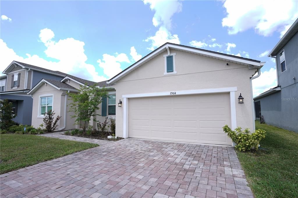 For Rent: $3,800 (3 beds, 2 baths, 2233 Square Feet)